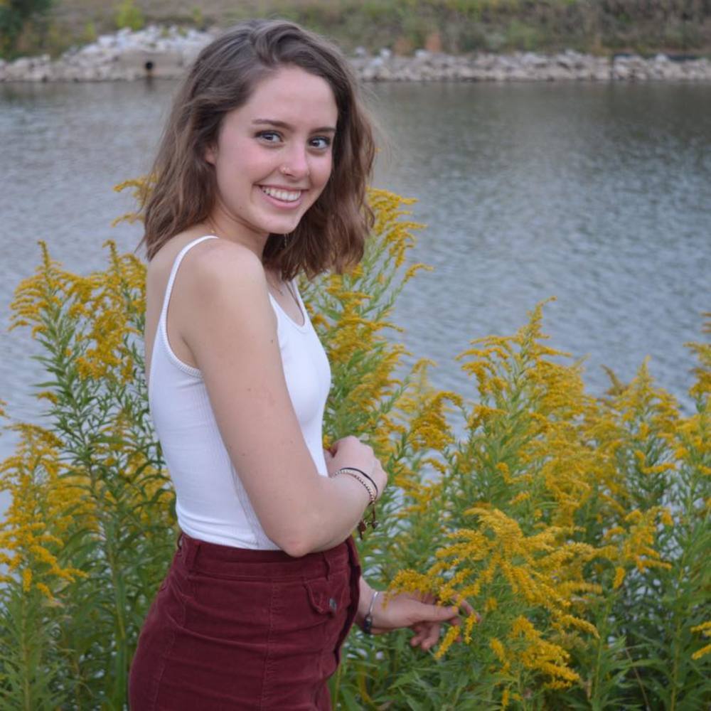 Meet your Posher, Maya